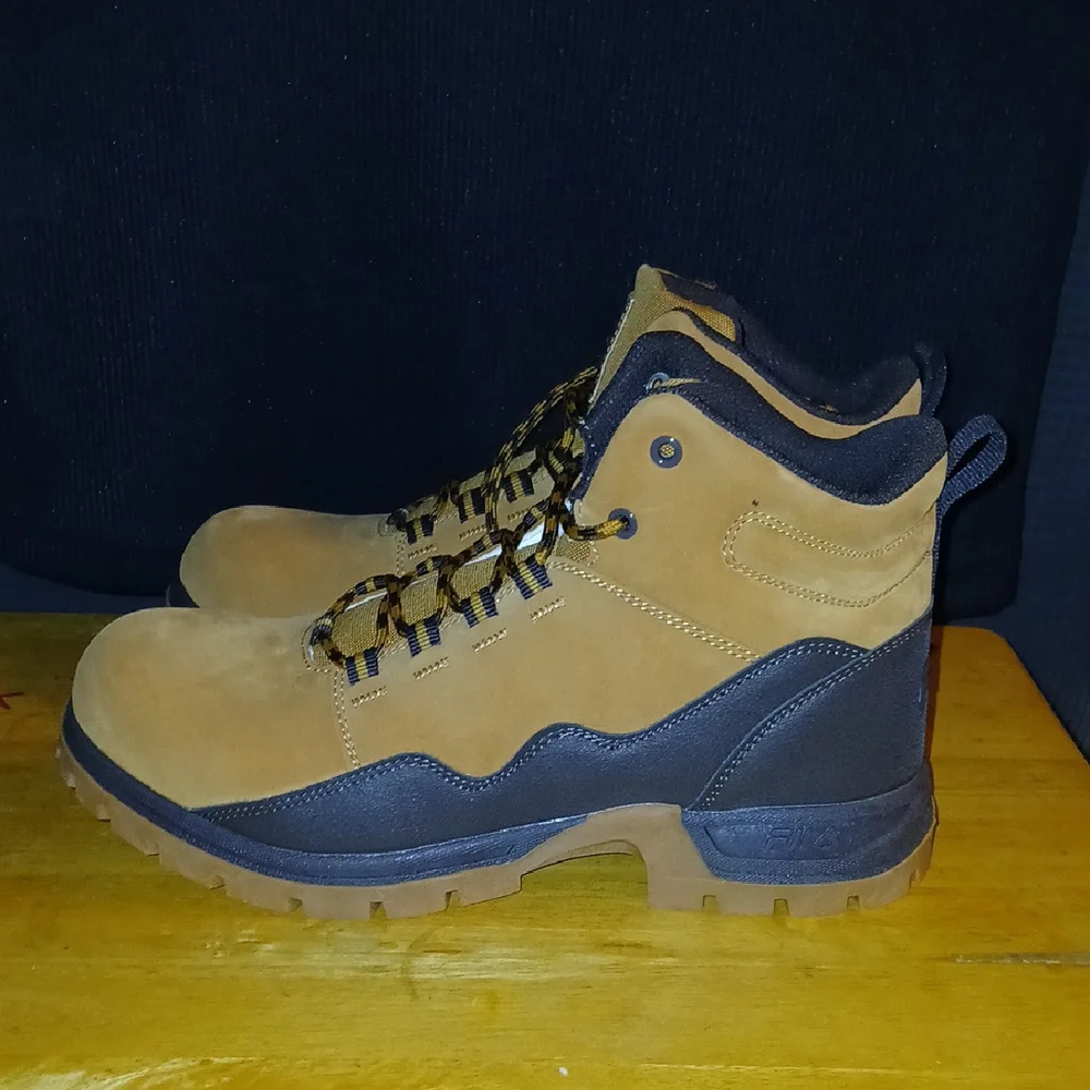 Filas Men's Tan and Black Hiking Boots